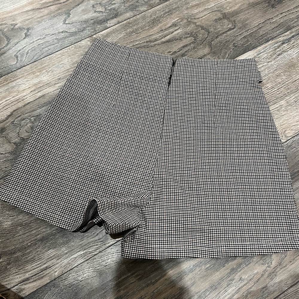 Work Shorts - Picture 2 of 3